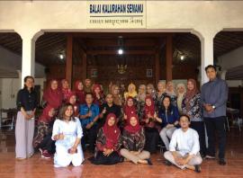 PELATIHAN PENGASUHAN BERBASIS BUDAYA JAWA DI KALURAHAN SEMANU